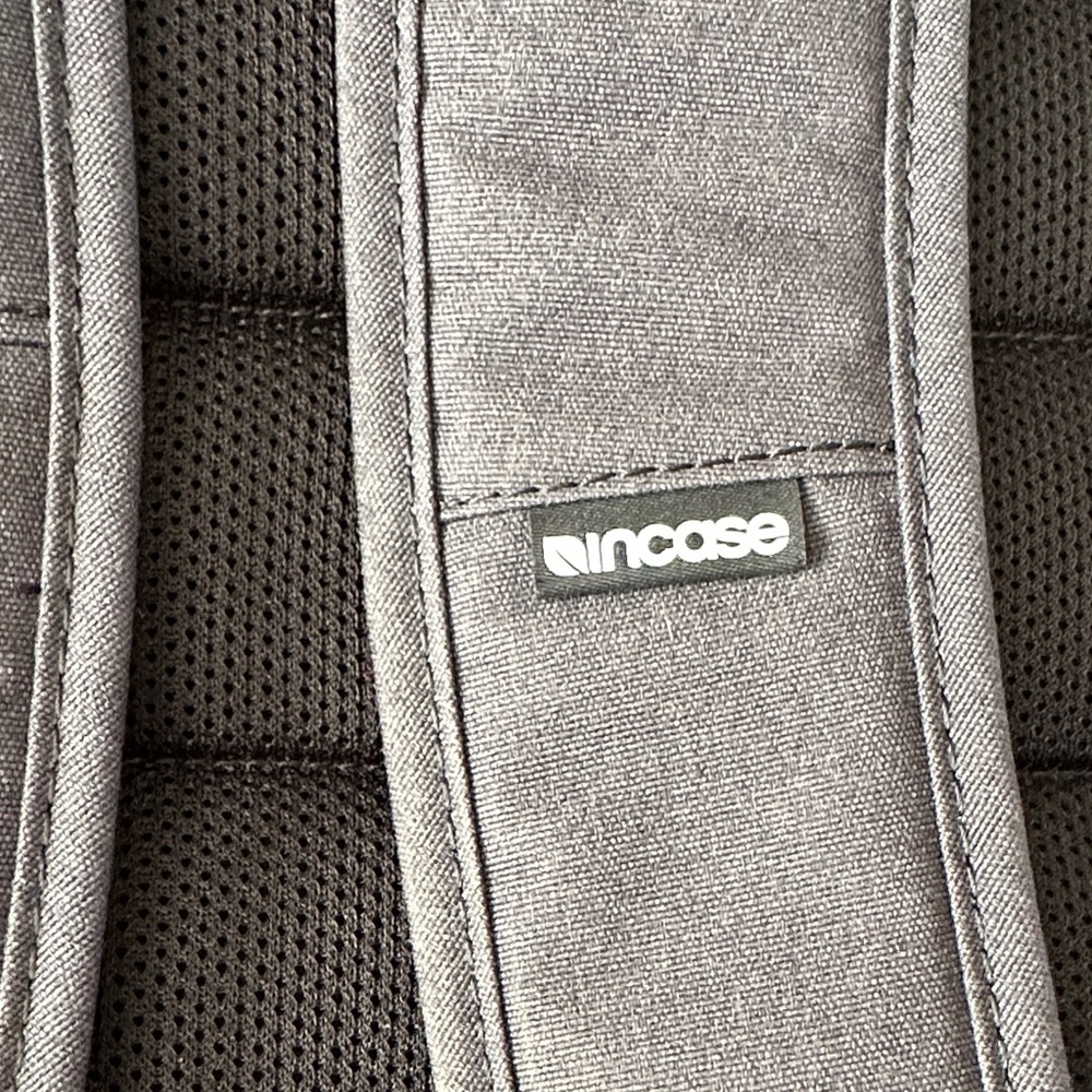 Incase Compass Backpack 16L - Picture 5 of 16